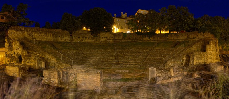 2025-07 - Trieste Night Roman Amphitheatre Scala Dei Giganti And Neoclassical Statues - Every Day Photos